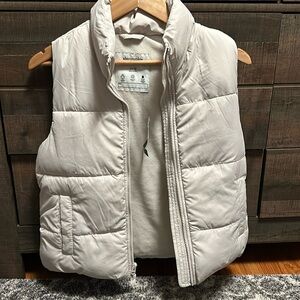 Abercrombie kids size 11/12. Beige wind and water resistant lined vest - new